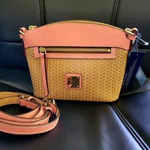 NWT Dooney & Bourke leather Beacon woven crossbody pink